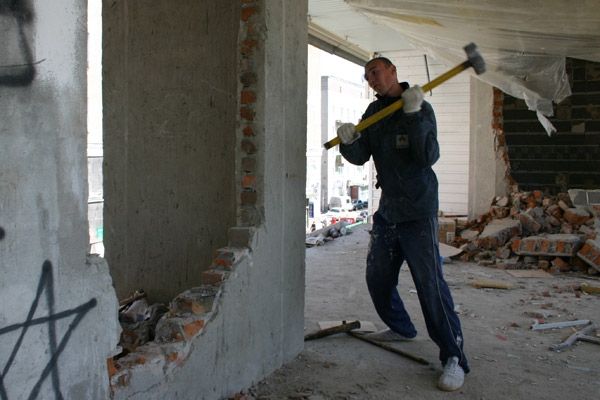 Демонтаж стен в квартире в Жуковском